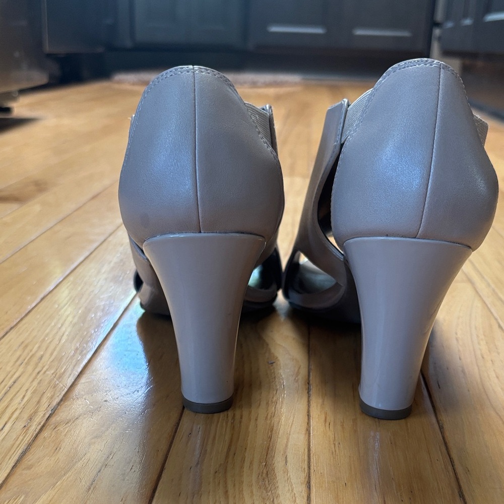 Life Stride beige/nude Peep-Toe Heels - Picture 5 of 6